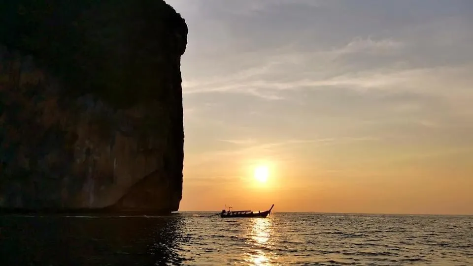 Sand Sea House Phi Phi Adaları Hostel
